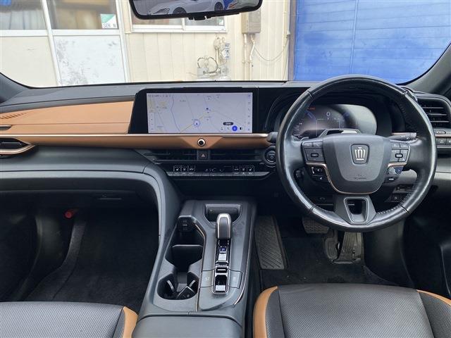 Toyota Crown Crossover 9