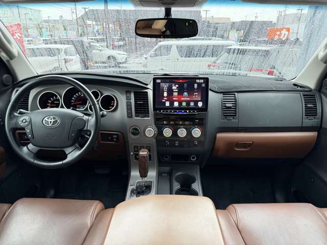 Toyota Tundra 2