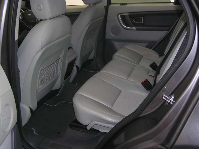Land Rover Discovery Sport 12