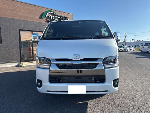 Toyota Hiace Van 7
