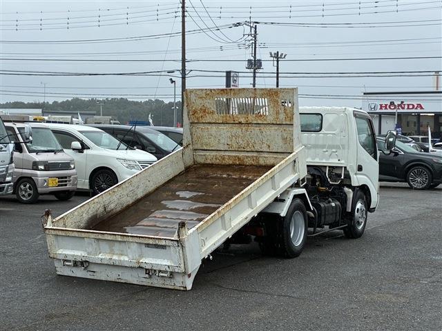Toyota Dyna 4