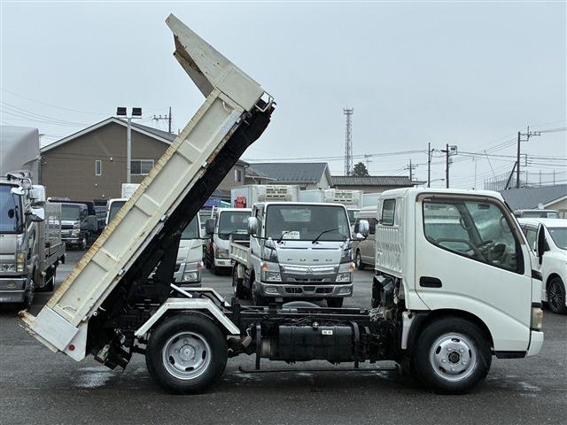 Toyota Dyna 9