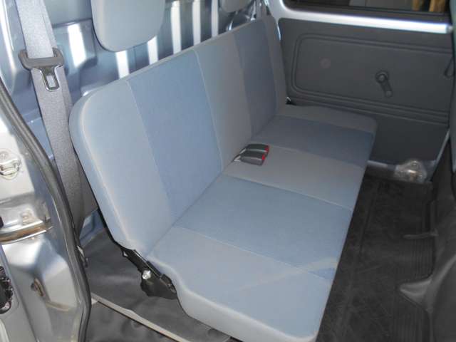 Daihatsu Hijet Deck Van 9