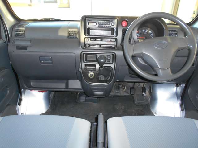 Daihatsu Hijet Deck Van 10