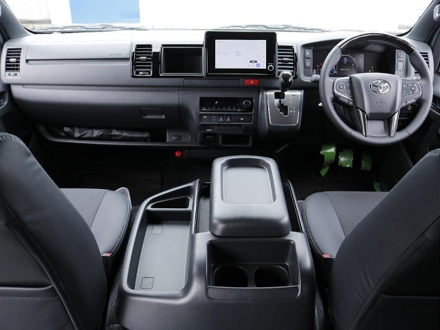 Toyota Hiace Van 2