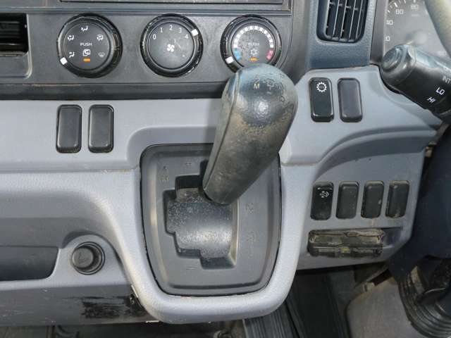 Mitsubishi Fuso Canter 2