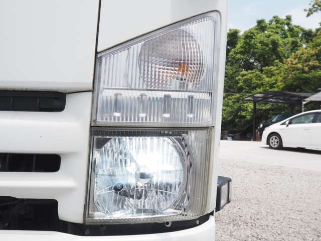 Isuzu Elf 11