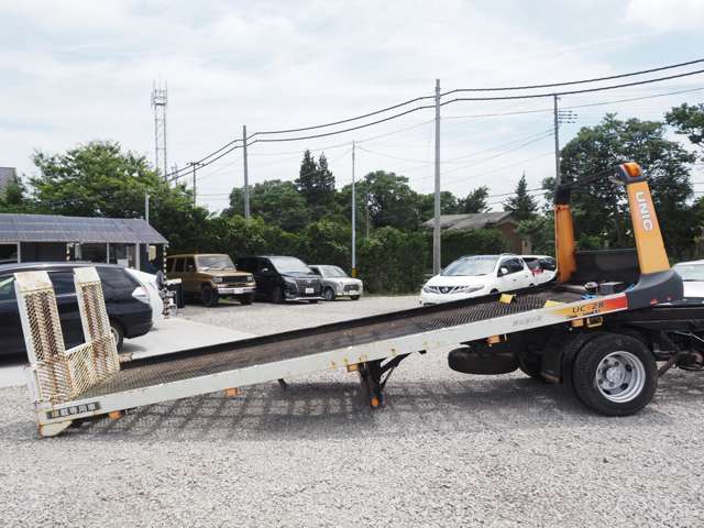 Isuzu Elf 8