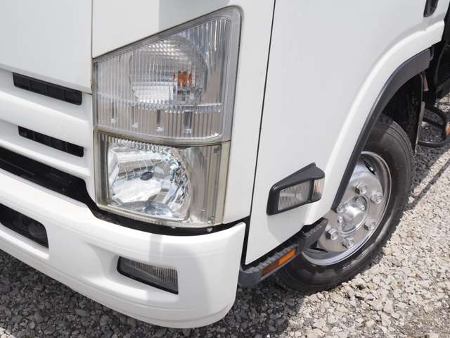 Isuzu Elf 10