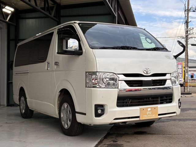 Toyota Hiace Van 11
