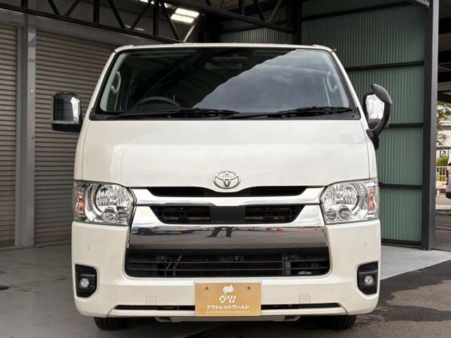 Toyota Hiace Van 10