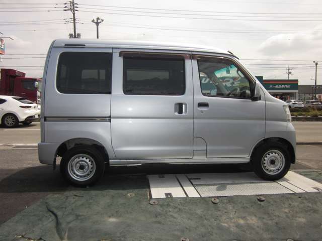 Daihatsu Hijet Cargo 11