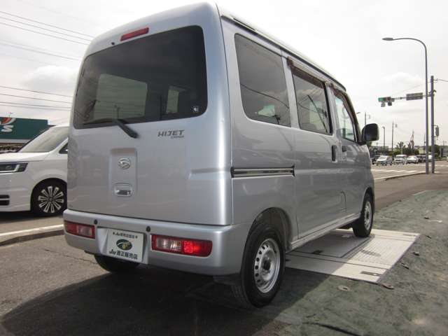 Daihatsu Hijet Cargo 12