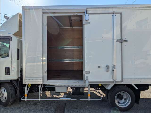 Isuzu Elf 11
