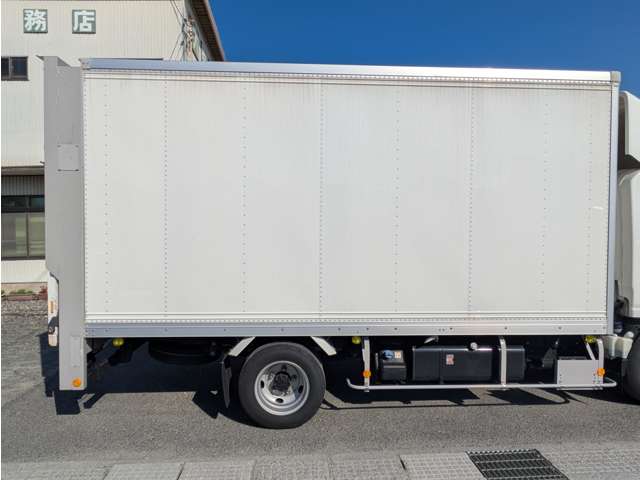 Isuzu Elf 6