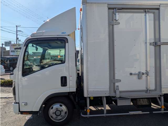 Isuzu Elf 7
