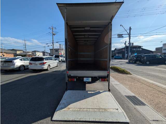 Isuzu Elf 9