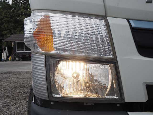 Mitsubishi Fuso Canter 11