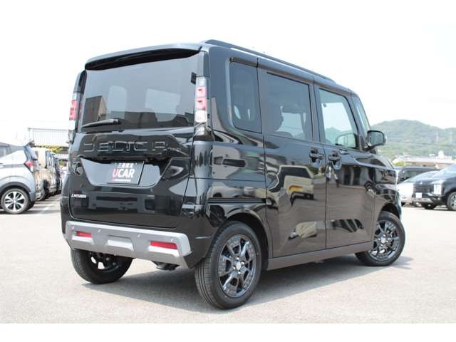 Mitsubishi Delica Mini 2