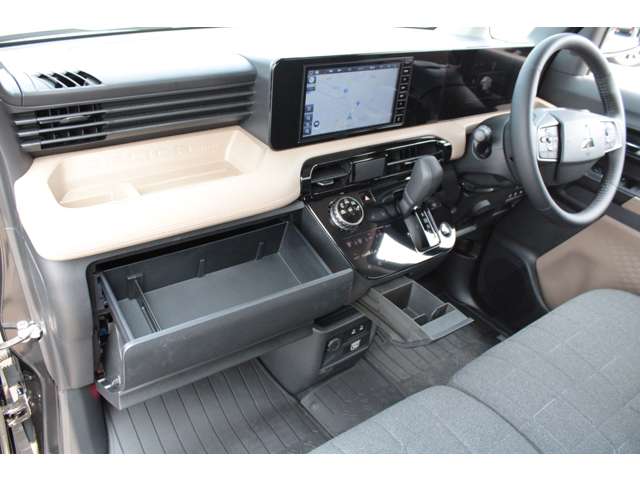 Mitsubishi Delica Mini 6