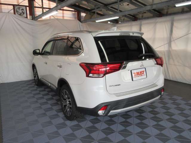Mitsubishi Outlander 11