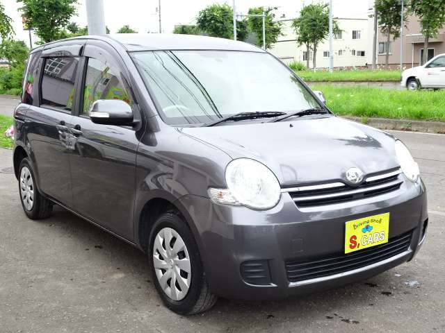 Toyota Sienta 8