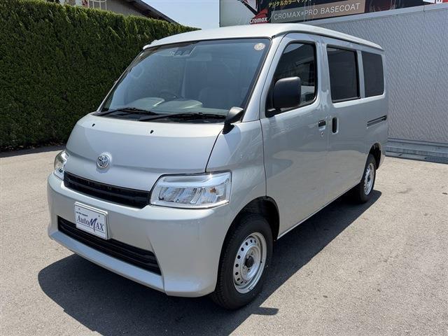Toyota Town Ace Van 3