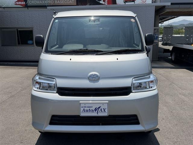 Toyota Town Ace Van 4