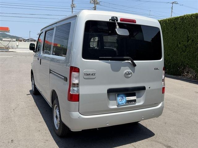 Toyota Town Ace Van 9