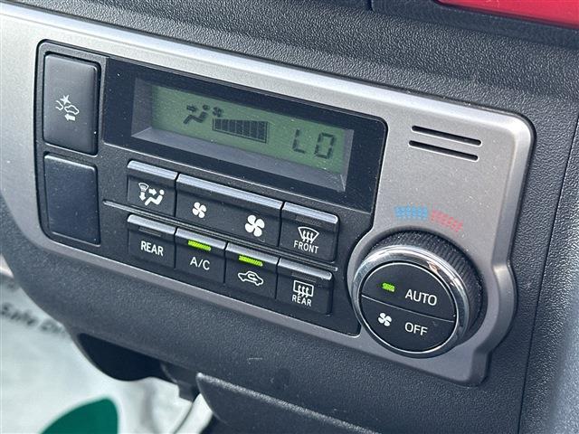 Toyota Hiace Van 8