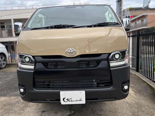 Toyota Hiace Van 3