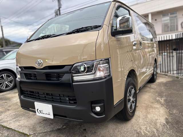 Toyota Hiace Van 4