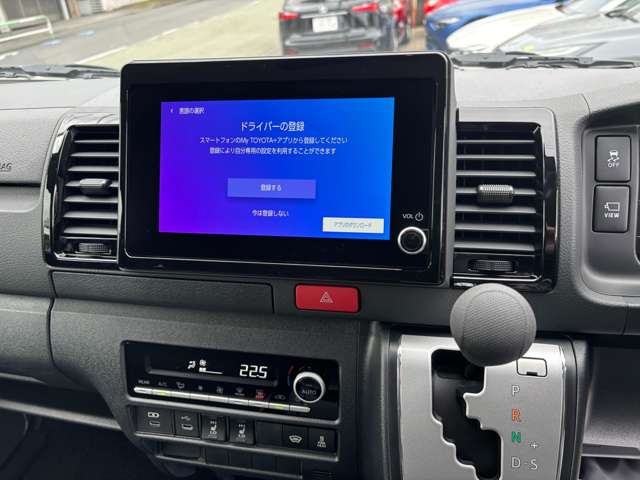 Toyota Hiace Van 10