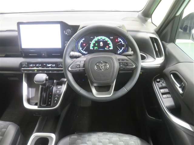 Toyota Voxy 8