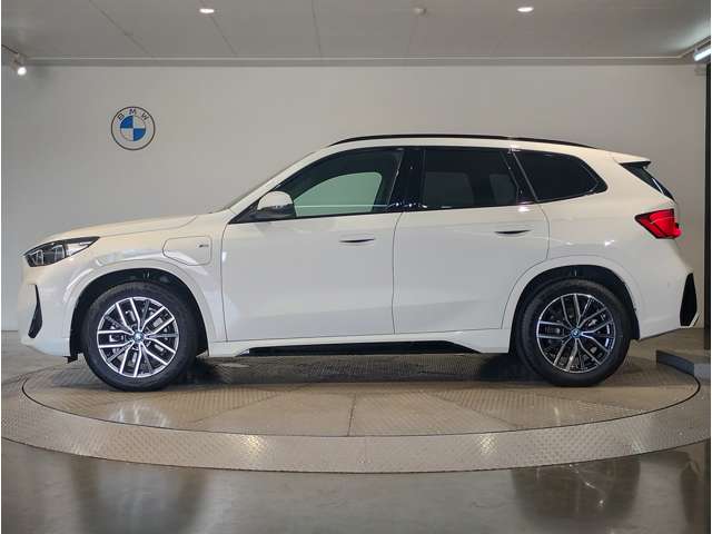 BMW iX1 6