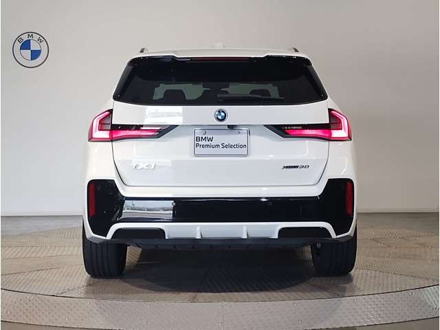 BMW iX1 8