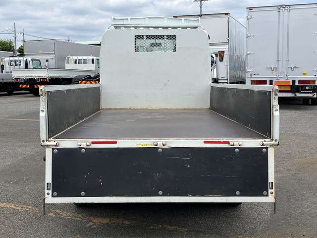 Mitsubishi Fuso Canter 8