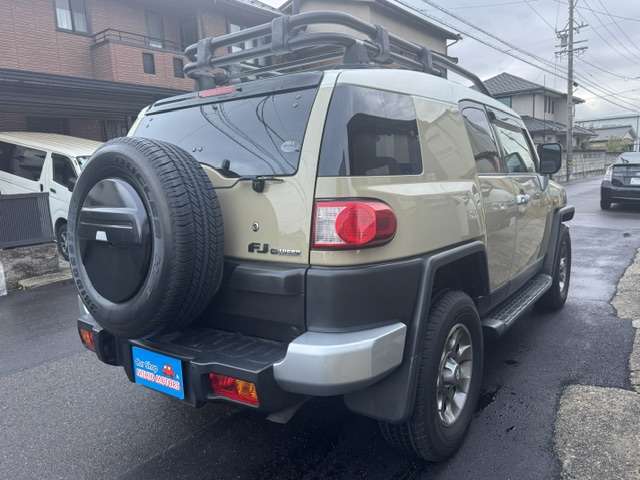 Toyota FJ Cruiser 7