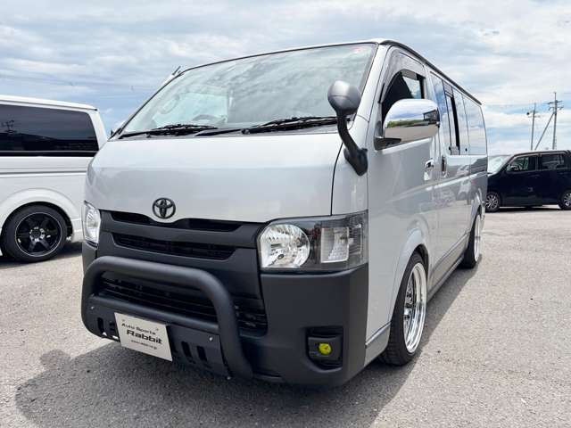 Toyota Hiace Van 7