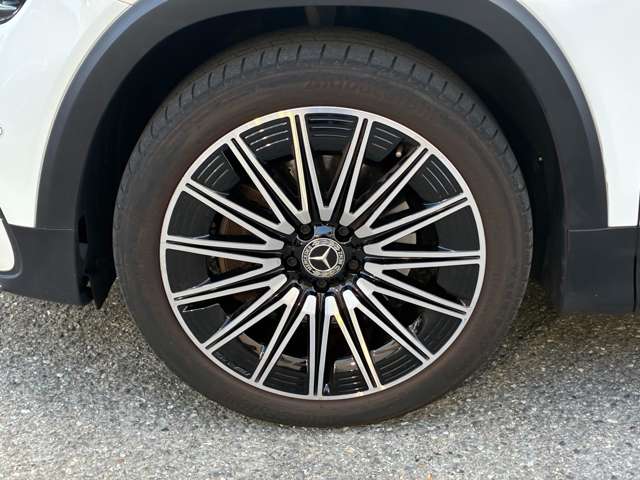 Mercedes-Benz GLB 4