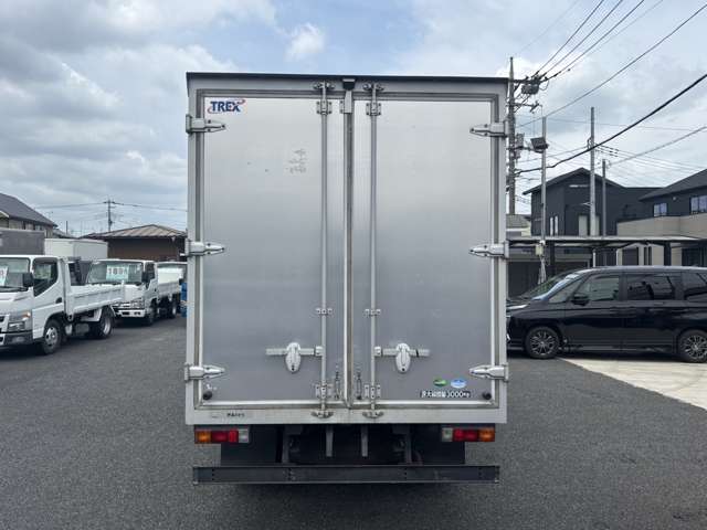Mitsubishi Fuso Canter 11