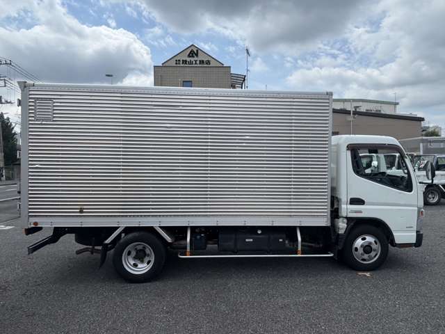 Mitsubishi Fuso Canter 9