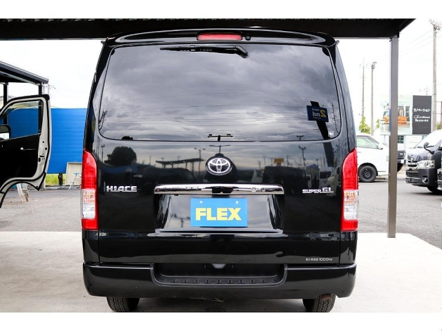 Toyota Hiace Van 9