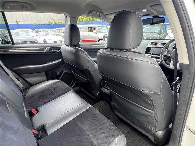 Subaru Legacy Outback 9