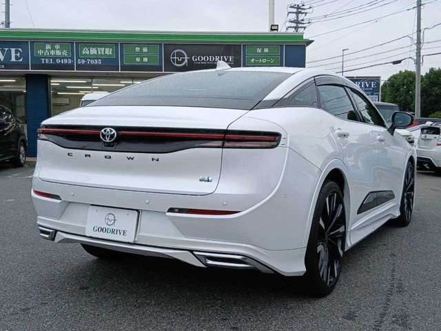 Toyota Crown Crossover 2