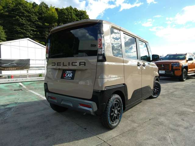 Mitsubishi Delica Mini 2