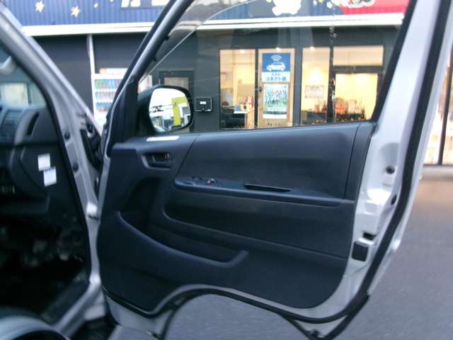 Toyota Regius Ace 12