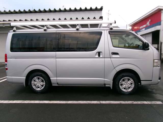 Toyota Regius Ace 3