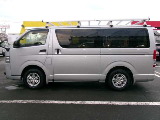Toyota Regius Ace 7