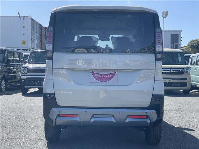 Mitsubishi Delica Mini 11